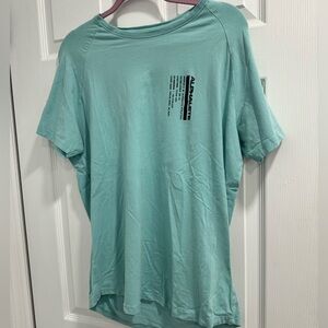 Alphalete tee Tshirt performance fit